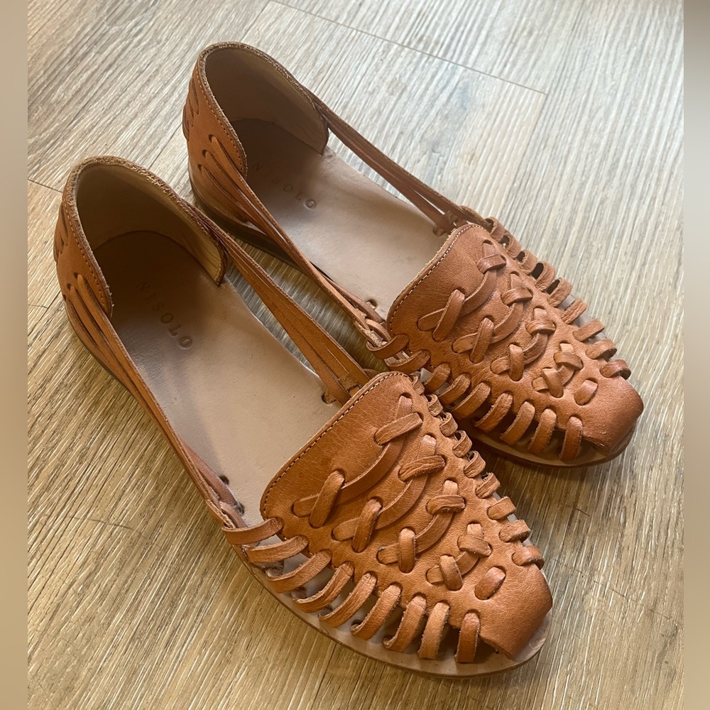 Nisolo Huarache sandal, almond (tan), size 7.5